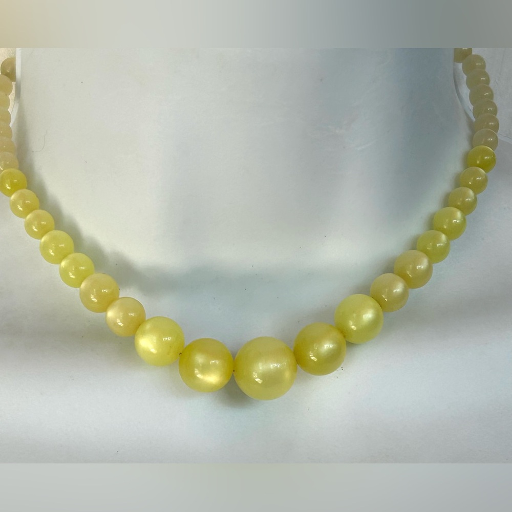 Vintage Yellow Moonglow Lucite Graduated Choker 13” w/ 2 1/2” Extender 40’s-50’s